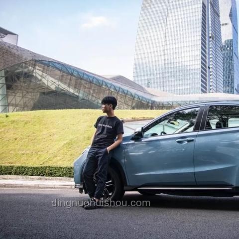 女网红违停应对指南：避免冲动，合法维权